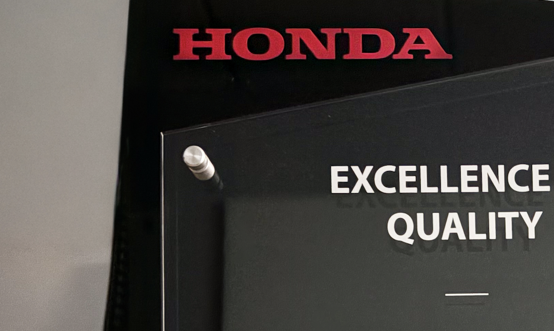 Honda Presents Hydro-Gear with 102Ki Supplier Quality Award